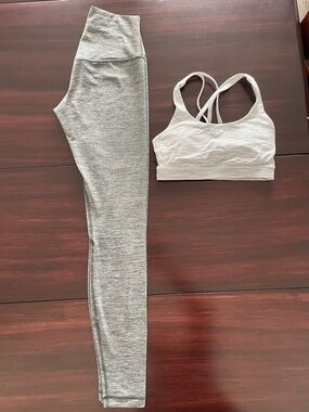 Barely Worn, Women’s Size 4 Lululemon Align Leggings/Sports Bra